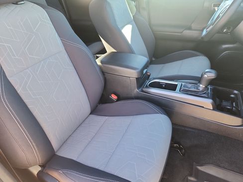 Used 2023 Toyota Tacoma TRD Off-Road image 14