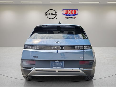 Used 2024 Hyundai Ioniq 5 SE AWD/4WD image 3