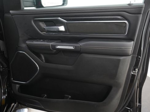 Used 2024 RAM 1500 Laramie AWD/4WD image 12