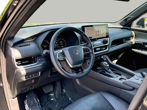 Used 2026 Toyota Grand Highlander AWD Hybrid image 18