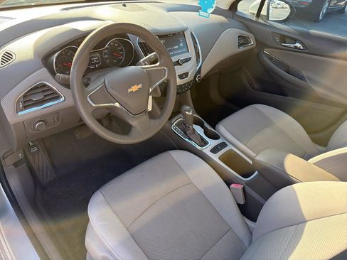 Used 2018 Chevrolet Cruze LS image 8