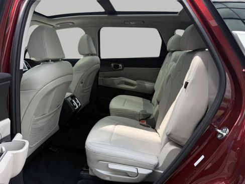Used 2025 Kia Sorento SX FWD image 26