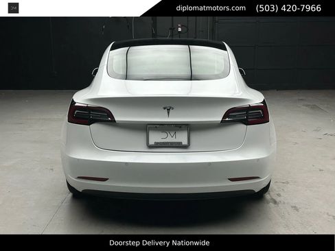 Used 2021 Tesla Model 3 Standard Range Plus image 6