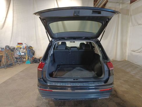 Used 2020 Volkswagen Tiguan SE w/ Panoramic Sunroof Package image 20