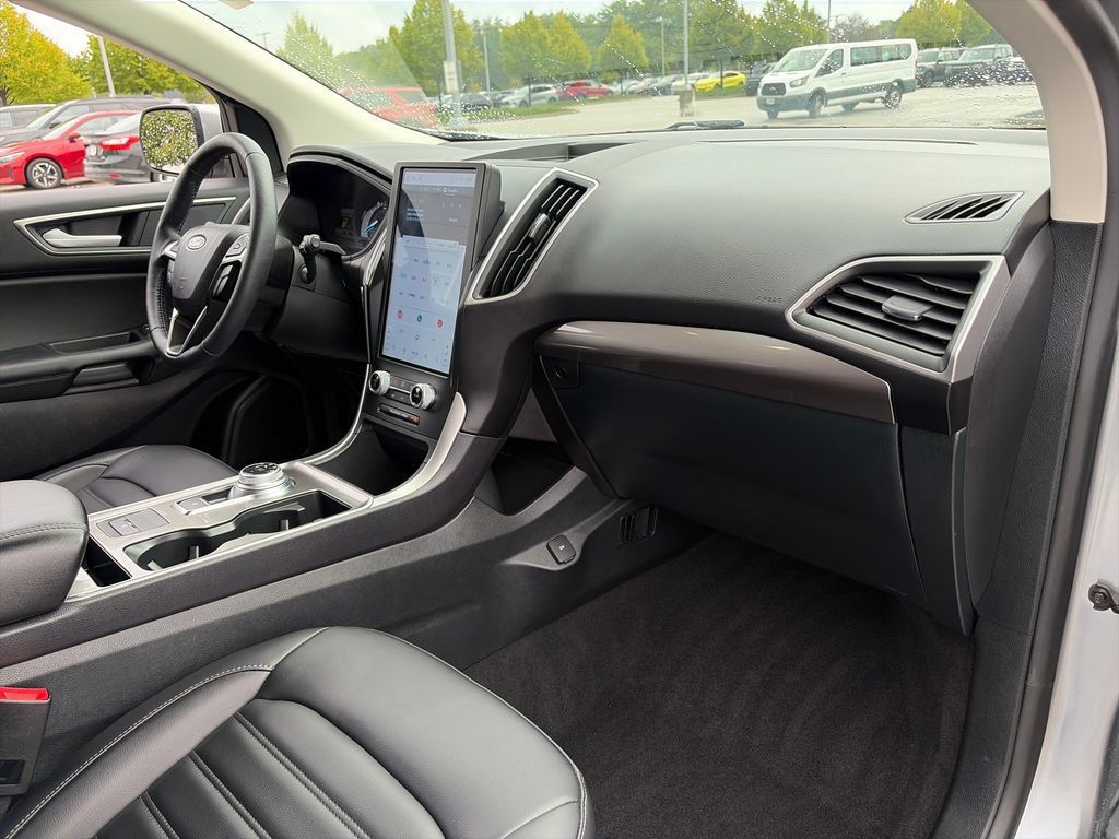 Used 2024 Ford Edge SEL w/ Convenience Package AWD/4WD image 10