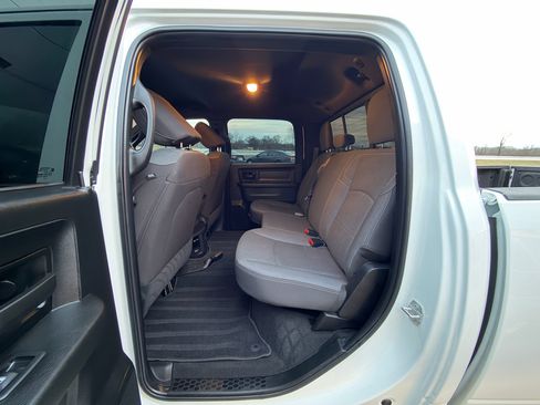 Used 2024 RAM 2500 Tradesman w/ Chrome Appearance Group image 21