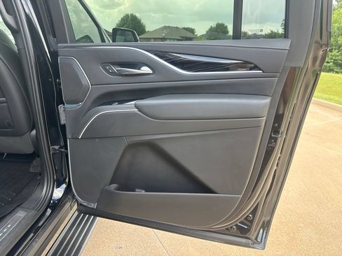 Used 2023 Cadillac Escalade ESV Sport w/ Touring Package AWD/4WD image 13