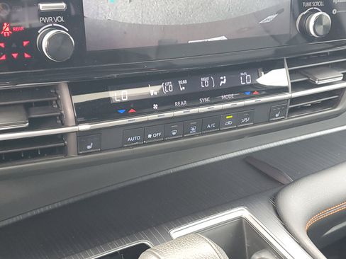 Used 2022 Toyota Sienna XSE image 29