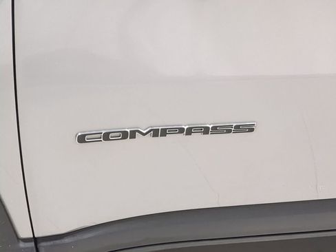 Used 2019 Jeep Compass Latitude image 23