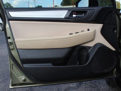 Used 2019 Subaru Outback 2.5i Premium image 17