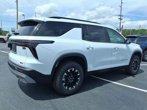 New 2026 Chevrolet Traverse Z71 w/ Enhanced Driving Package AWD/4WD image 3