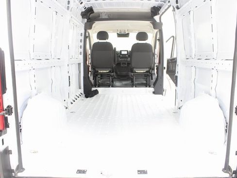 Used 2025 RAM ProMaster 2500 w/ Convenience Group image 16