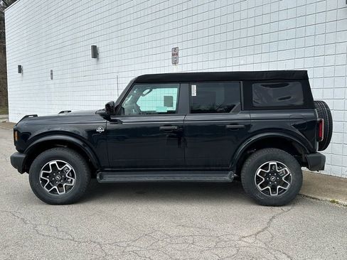 New 2026 Ford Bronco Outer Banks AWD/4WD image 2