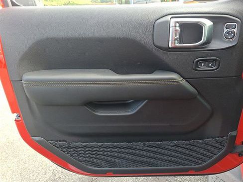 New 2025 Jeep Gladiator Sport image 9