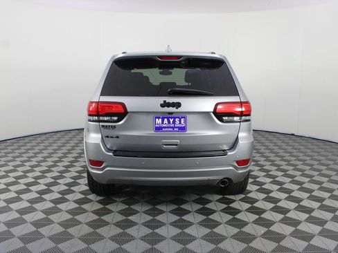 Used 2018 Jeep Grand Cherokee Altitude AWD/4WD image 23