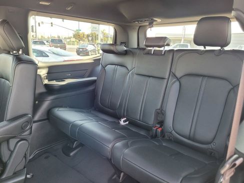 New 2025 Jeep Wagoneer Series II w/ Convenience Group I image 12