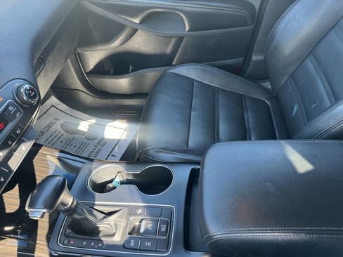 Used 2019 Kia Sorento EX image 9