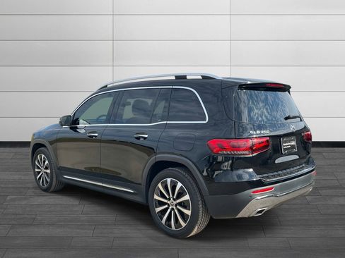 Certified 2021 Mercedes-Benz GLB 250 w/ Premium Package image 4