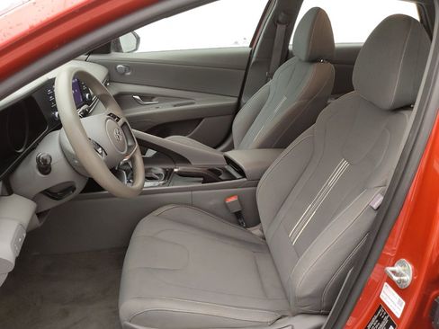 Used 2021 Hyundai Elantra SEL FWD image 17