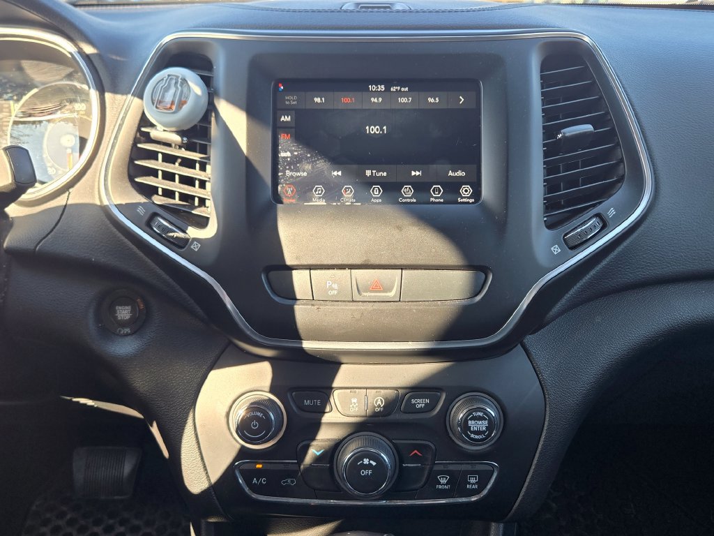 Used 2020 Jeep Cherokee Latitude Plus w/ Cold Weather Group AWD/4WD image 21