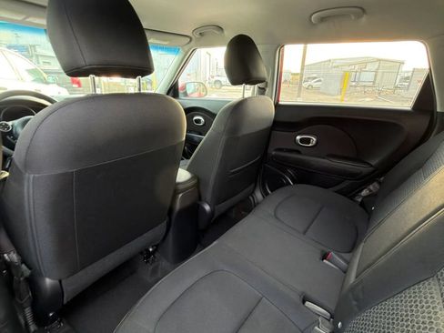 Used 2016 Kia Soul + FWD image 15