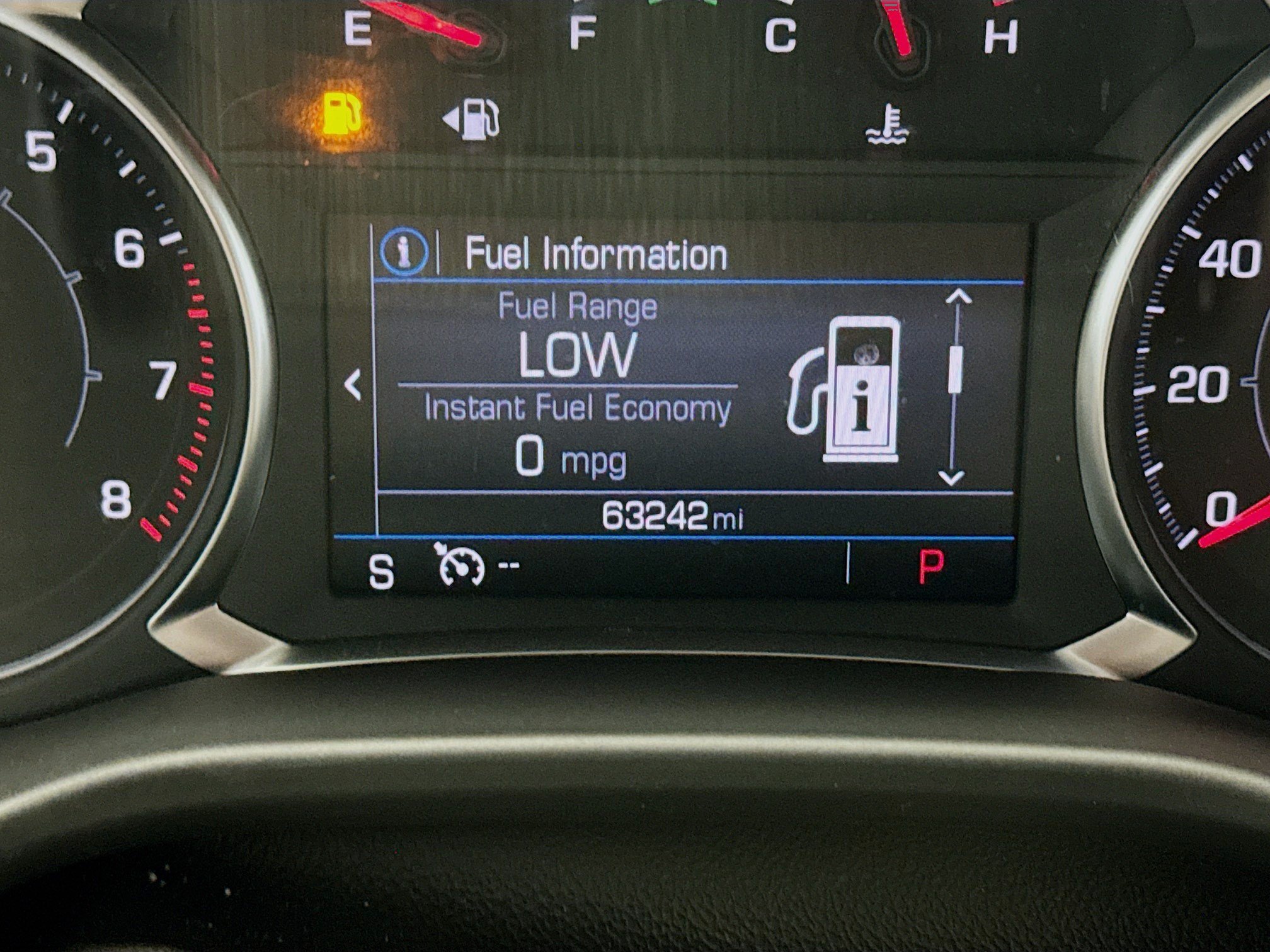 Used 2023 GMC Acadia SLE w/ Driver Convenience Package FWD image 8