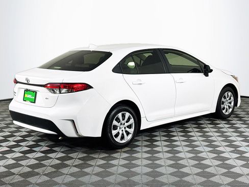 Used 2022 Toyota Corolla LE image 10