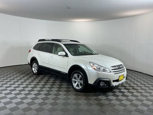 Used 2014 Subaru Outback 2.5i Limited w/ Moonroof Package AWD/4WD image 3