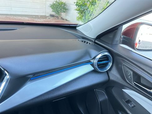 Used 2025 Chevrolet Trax LT image 35