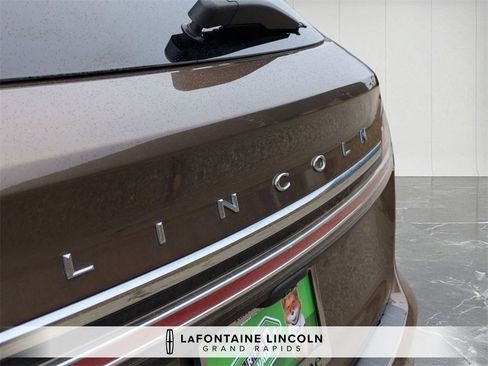 Certified 2022 Lincoln Nautilus Reserve w/ Luxury Package image 9