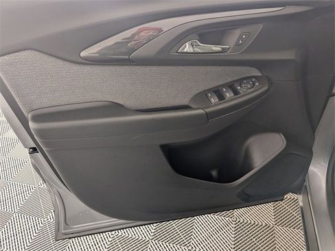 Used 2023 Chevrolet TrailBlazer LT w/ Convenience Package image 10