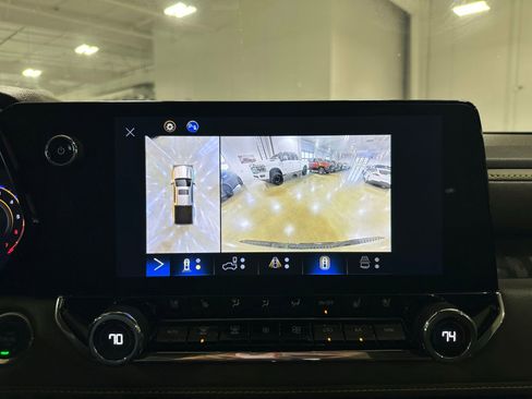 Used 2023 Chevrolet Colorado ZR2 w/ ZR2 Convenience Package III AWD/4WD image 28