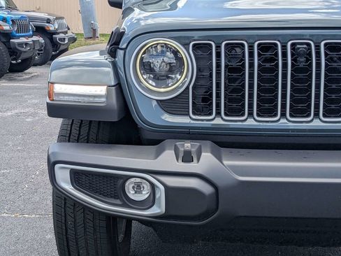 New 2026 Jeep Wrangler Unlimited Sahara AWD/4WD image 10