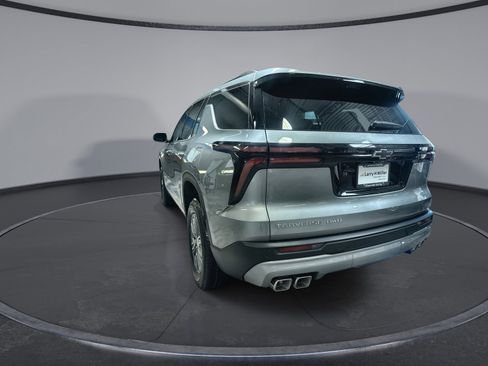 New 2026 Chevrolet Traverse LT w/ Driver Confidence Package AWD/4WD image 12