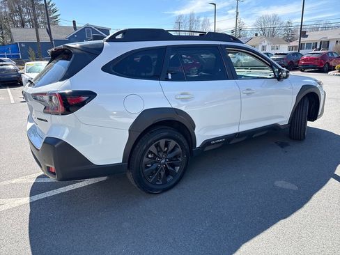 Used 2025 Subaru Outback Onyx Edition AWD/4WD image 5