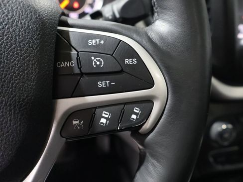 Used 2015 Jeep Cherokee Trailhawk w/ Comfort/Convenience Group image 45