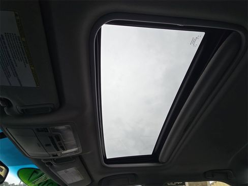 Used 2017 Toyota Camry XSE image 26