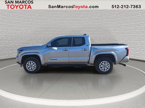 Used 2025 Toyota Tacoma SR5 image 7