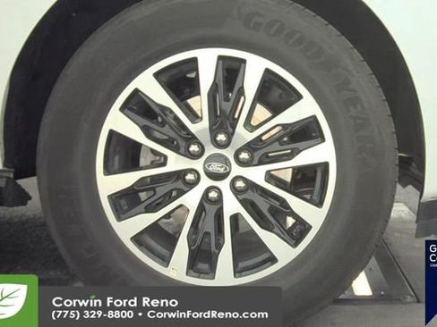 Used 2025 Ford Expedition Max Platinum AWD/4WD image 9