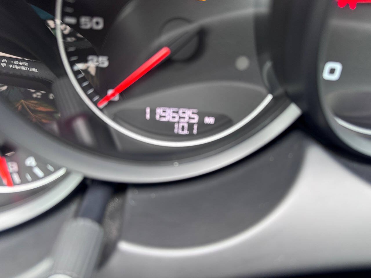 Used 2013 Porsche Cayenne Diesel AWD/4WD image 10