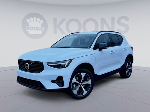 New 2026 Volvo XC40 B5 Plus w/ Protection Package Premier image 1