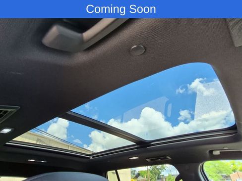 Used 2024 Chevrolet Traverse RS AWD/4WD image 19