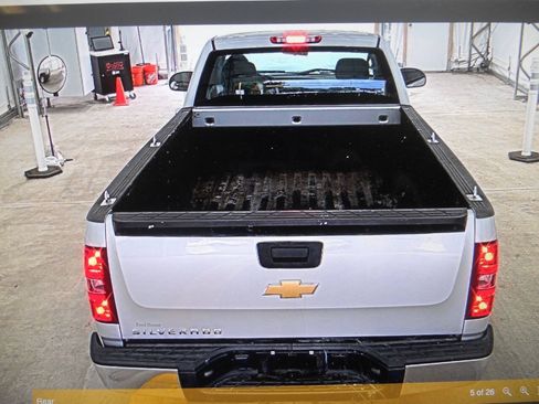 Used 2013 Chevrolet Silverado 1500 W/T RWD image 8