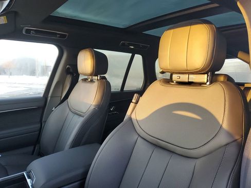 New 2026 Land Rover Range Rover SE AWD/4WD image 12