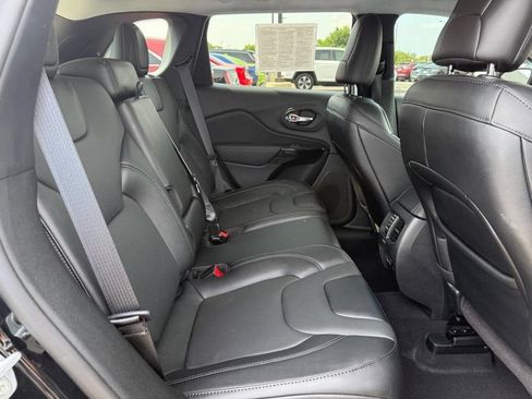 Used 2023 Jeep Cherokee Altitude Lux AWD/4WD image 7