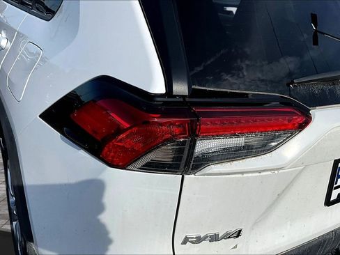 Used 2024 Toyota RAV4 LE AWD/4WD image 19