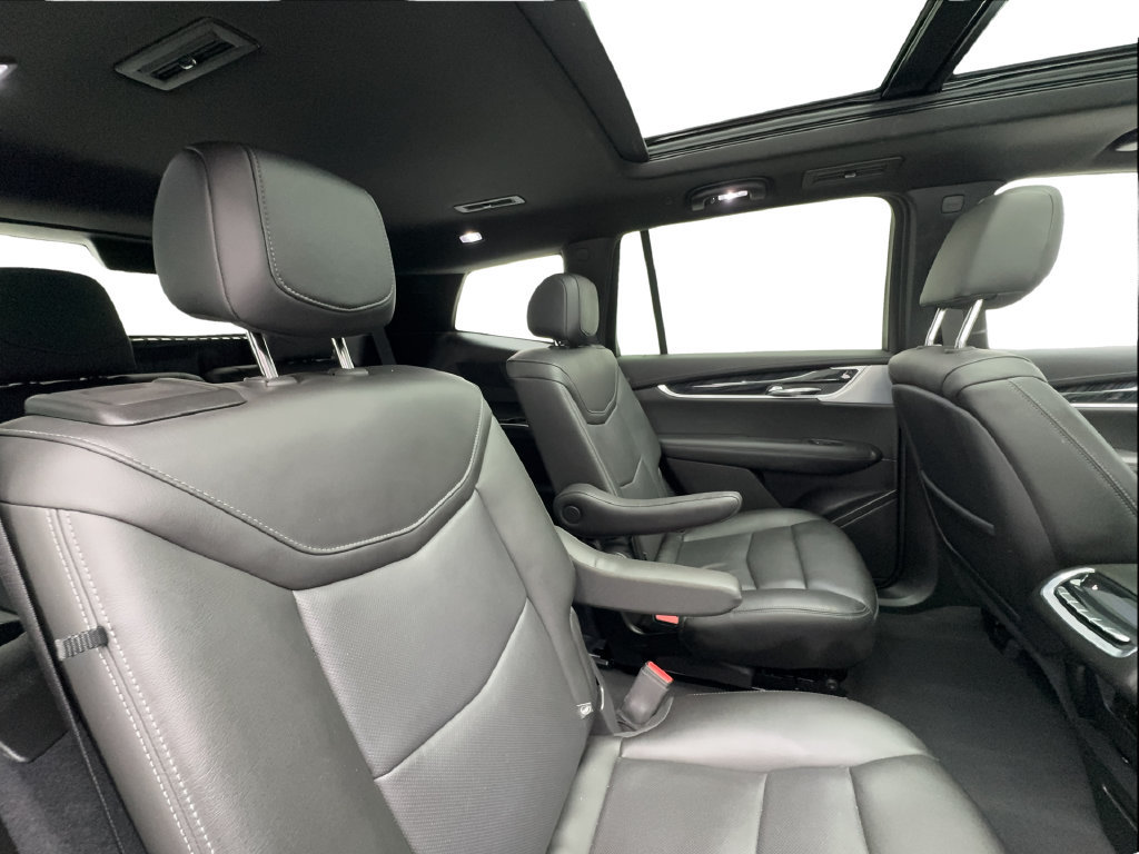 Used 2025 Cadillac XT6 Premium Luxury AWD/4WD image 33