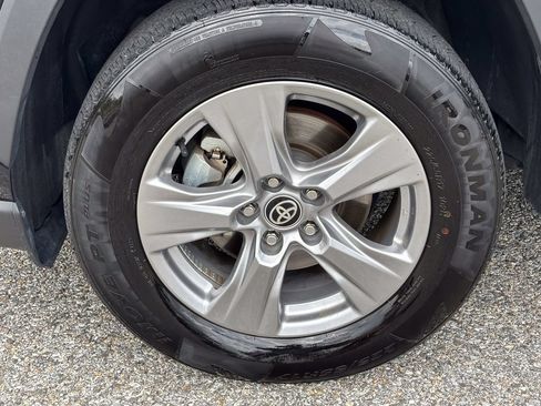 Used 2024 Toyota RAV4 LE AWD/4WD image 45