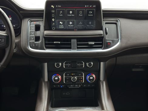 Used 2023 GMC Yukon SLT w/ SLT Premium Package AWD/4WD image 12