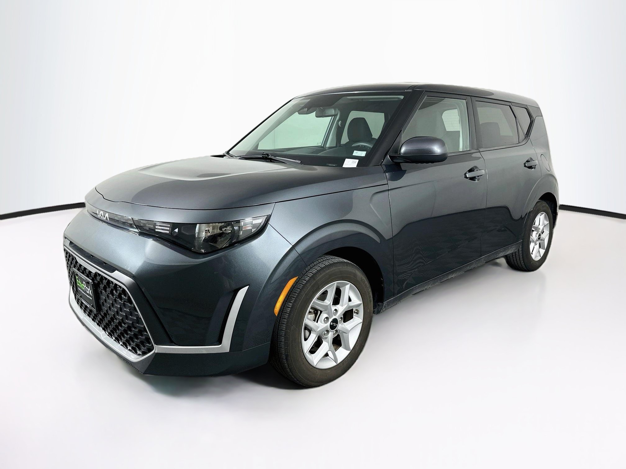Used 2025 Kia Soul LX w/ LX Technology Package FWD image 3